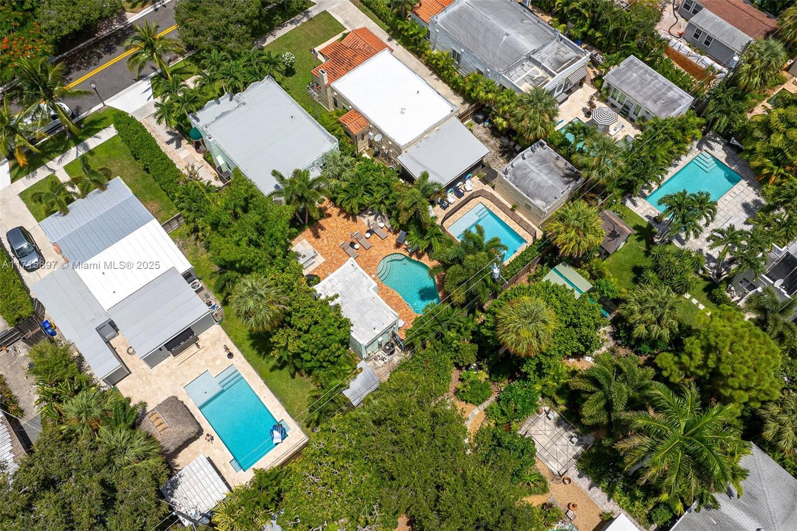 FLAMINGO PARK - Residential Lease