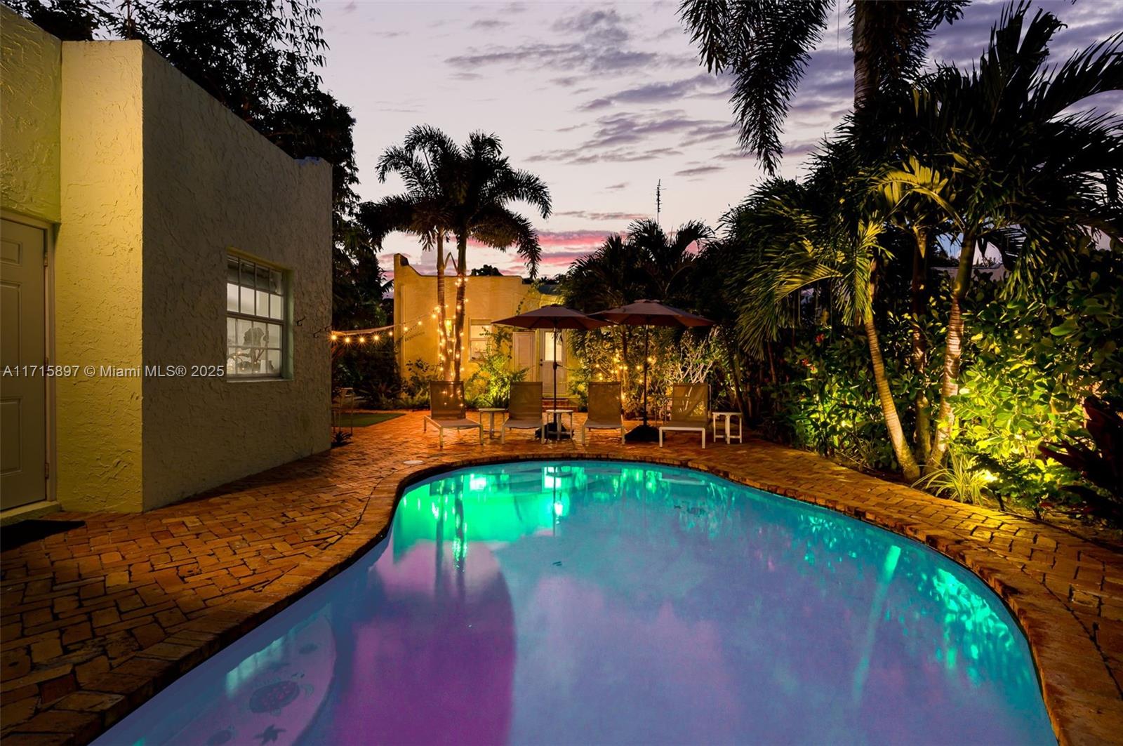 FLAMINGO PARK - Residential Lease
