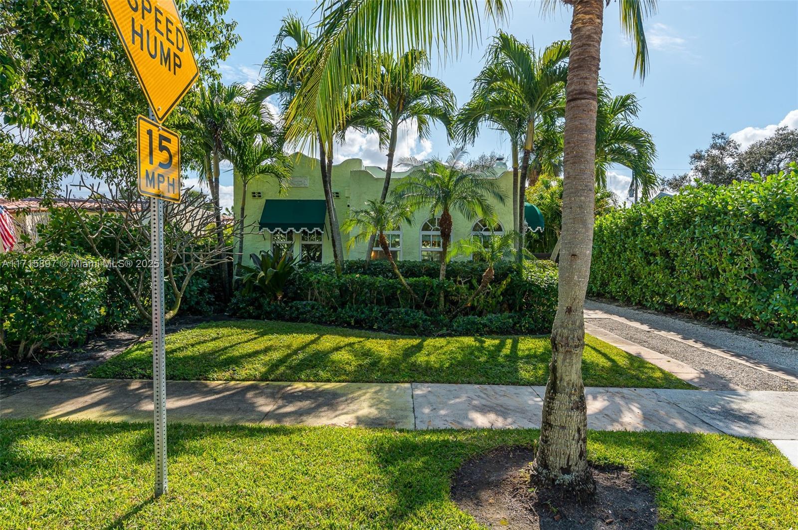 FLAMINGO PARK - Residential Lease