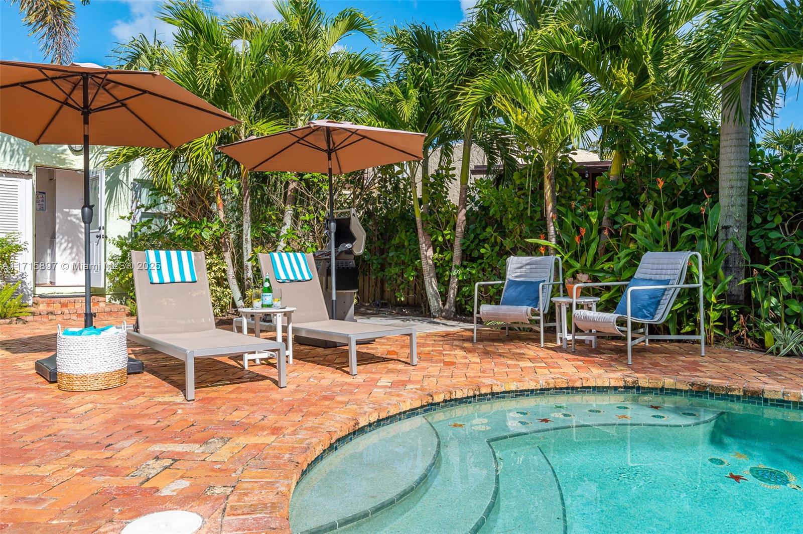 FLAMINGO PARK - Residential Lease