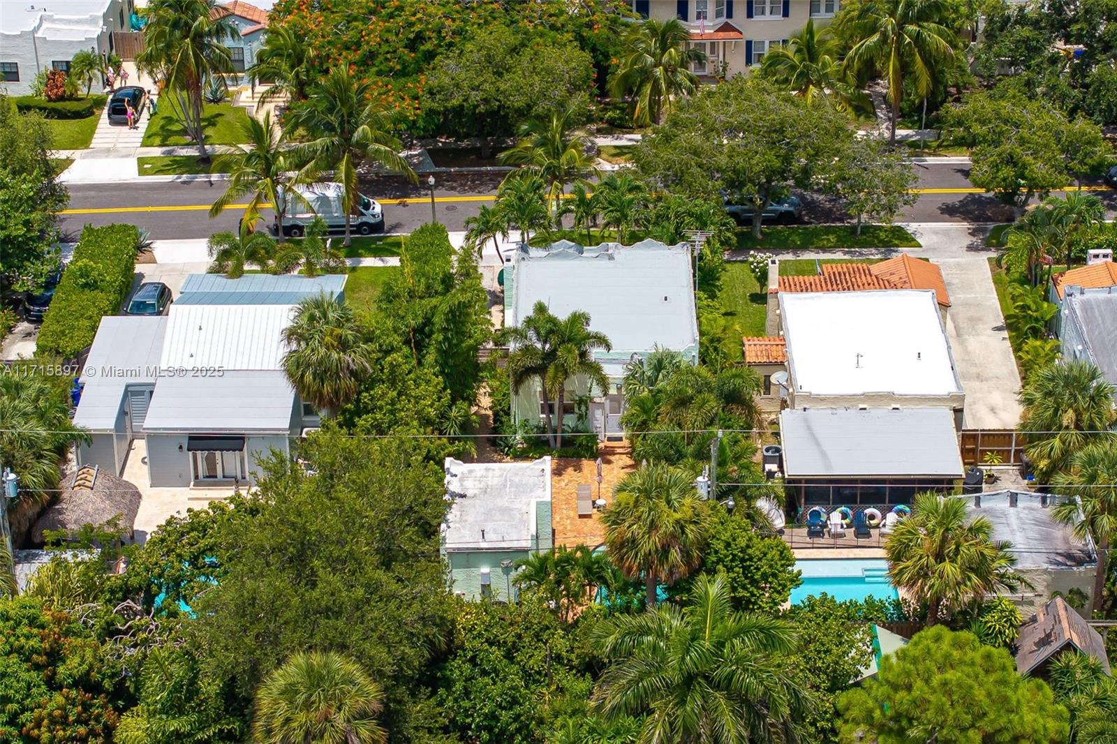 FLAMINGO PARK - Residential Lease