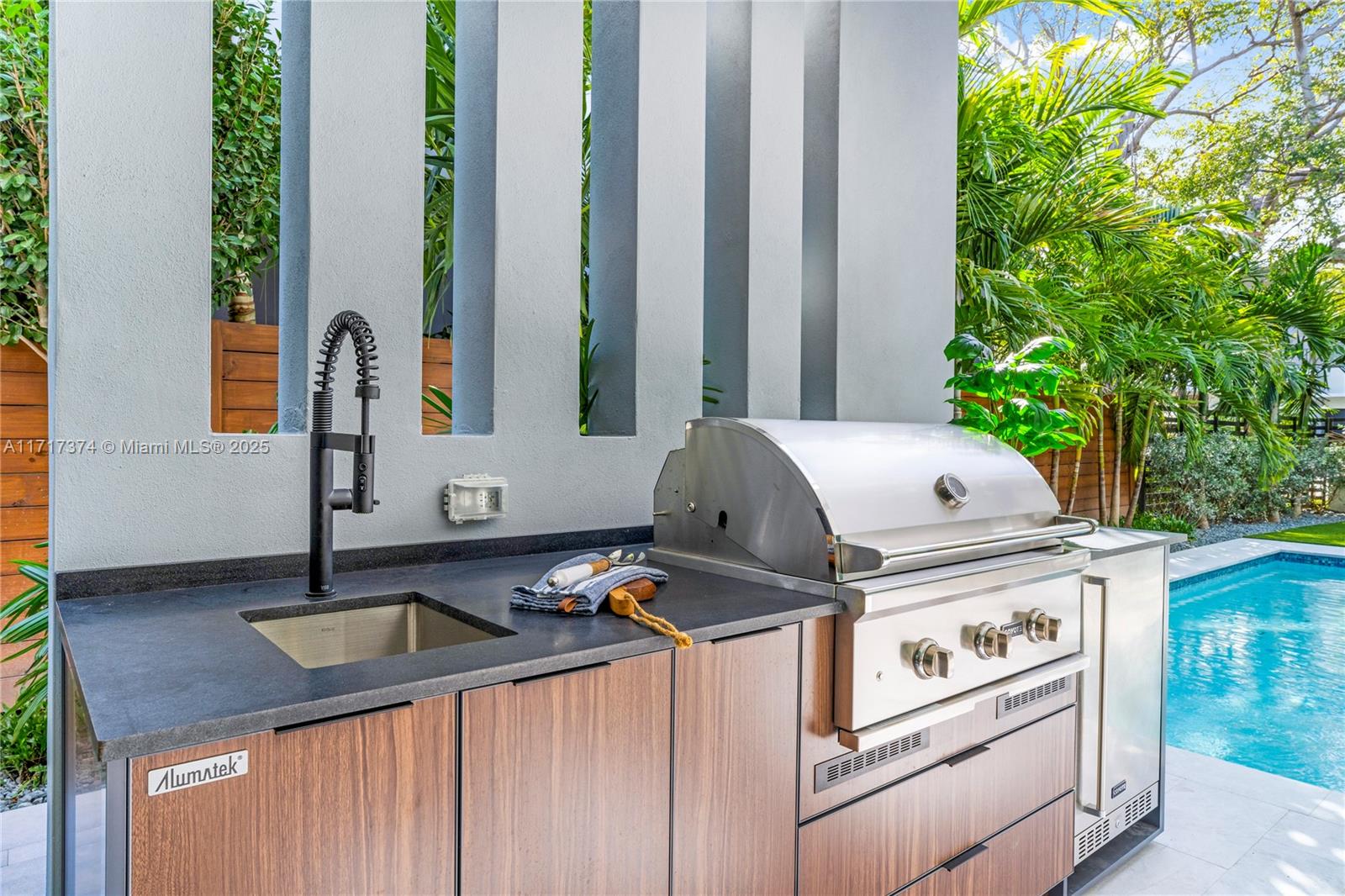 BABBITT & BATES - Residential