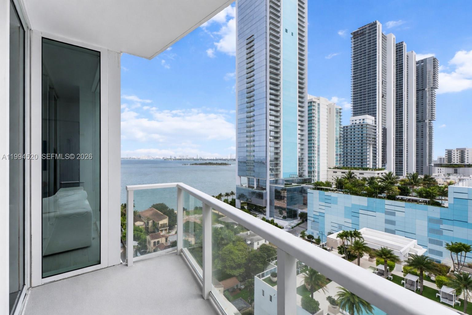 THE CRIMSON CONDO - Residential