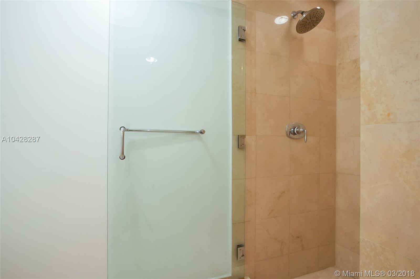 RITZ CARLTON - Residential