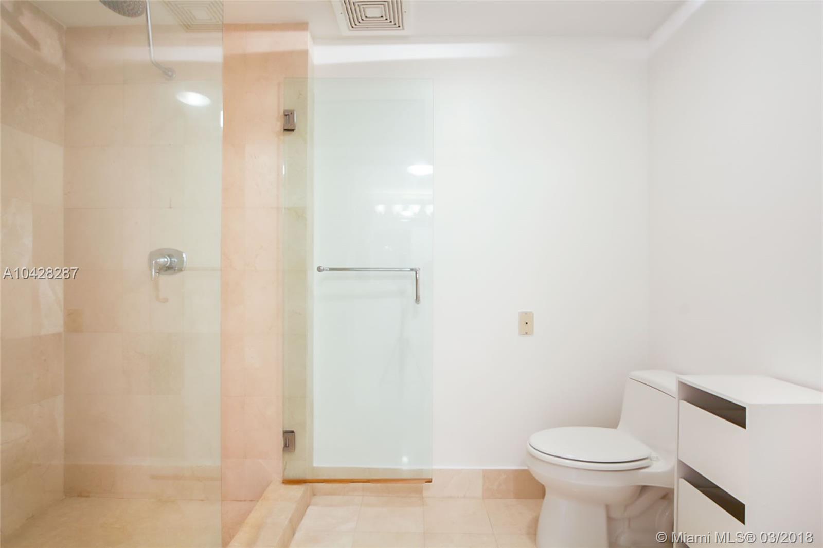 RITZ CARLTON - Residential