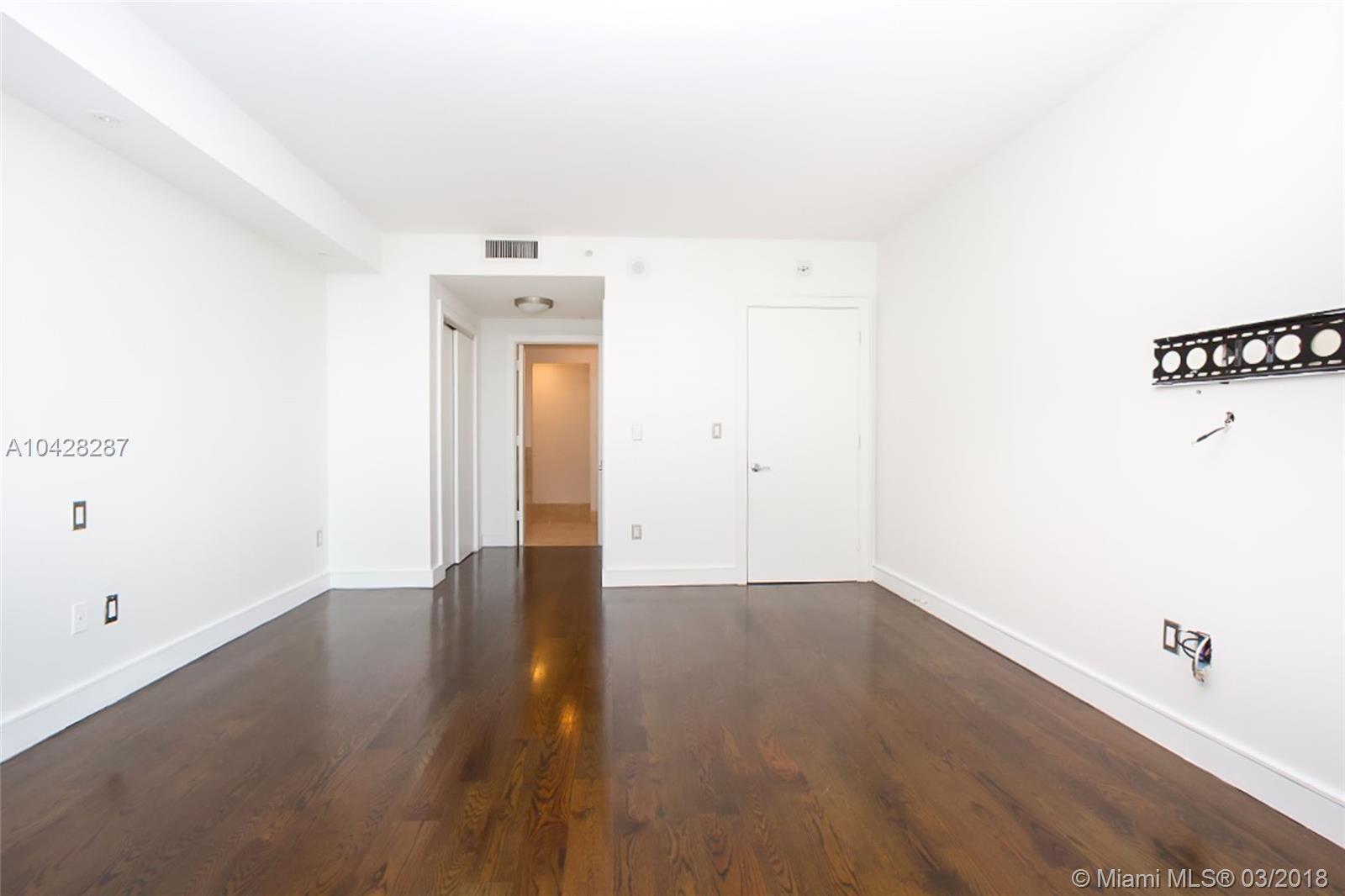 RITZ CARLTON - Residential