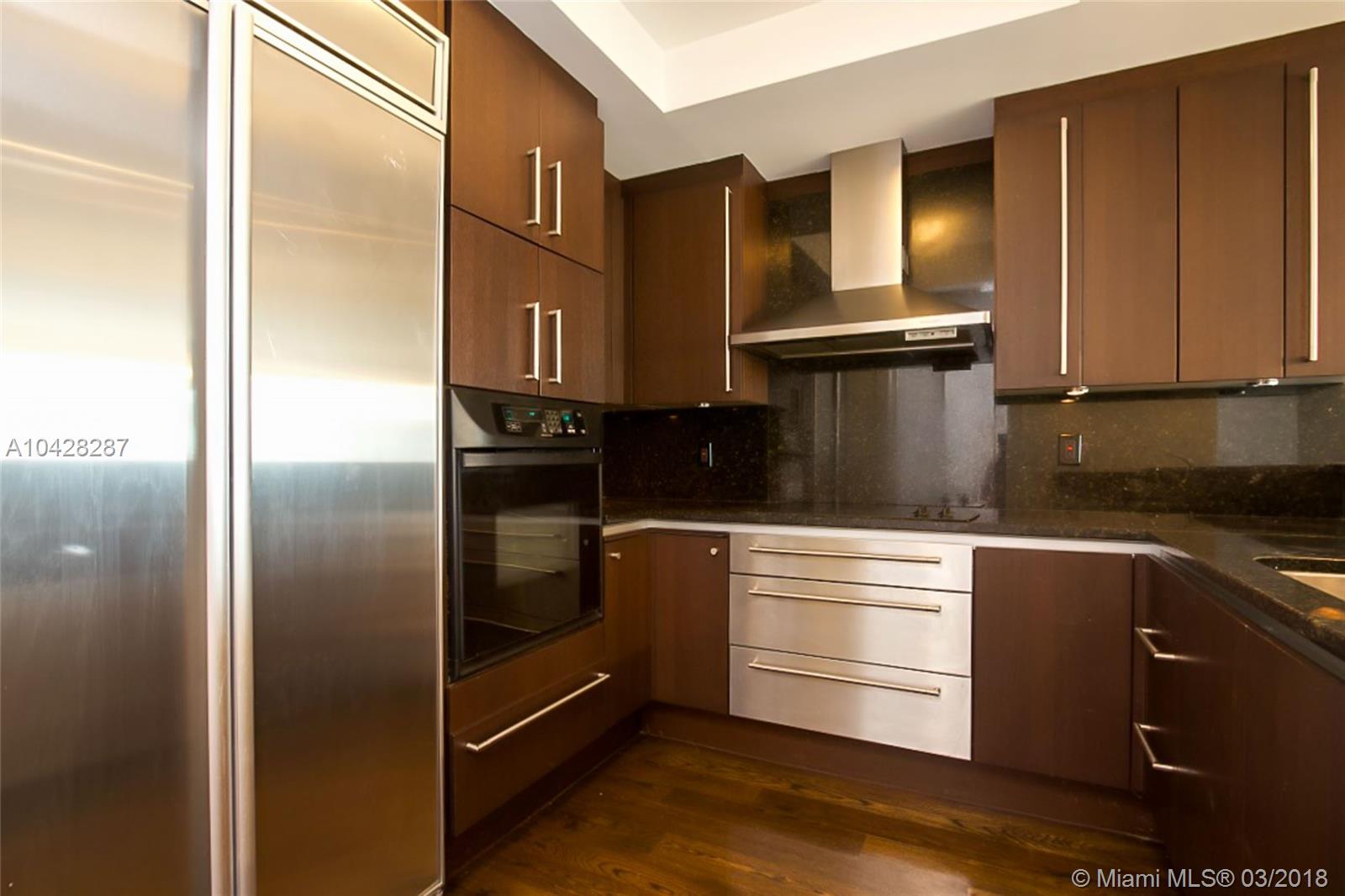 RITZ CARLTON - Residential