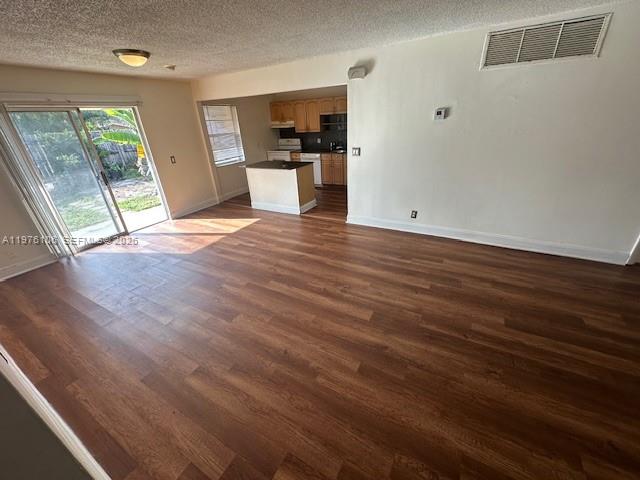 NO 1 PALM-AIRE VILLAGE CO - Residential Lease