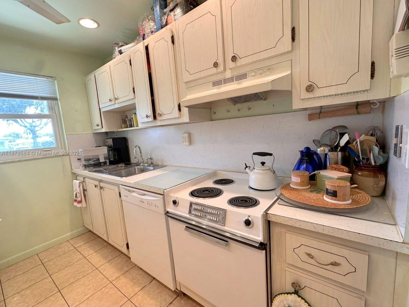 HIGH POINT CONDO SEC 4 - Residential