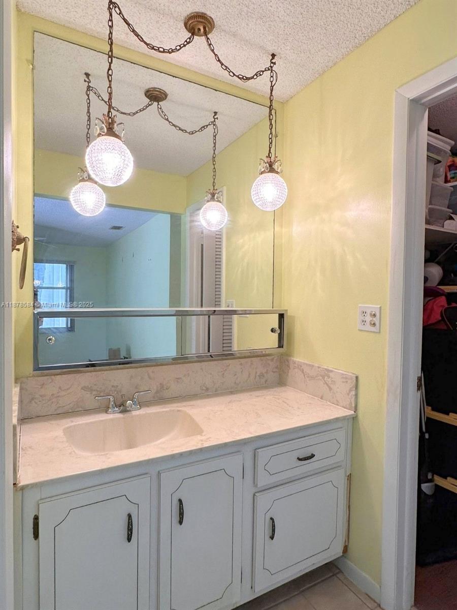 HIGH POINT CONDO SEC 4 - Residential