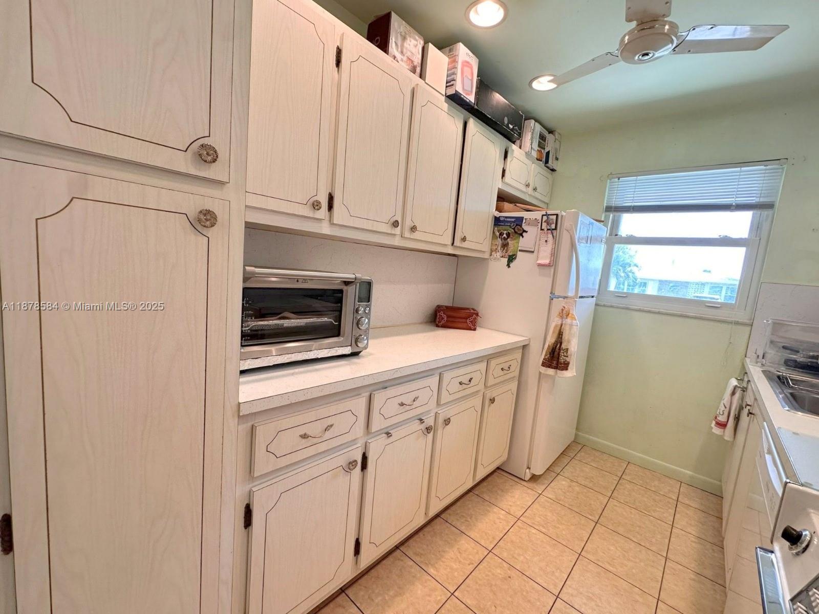 HIGH POINT CONDO SEC 4 - Residential