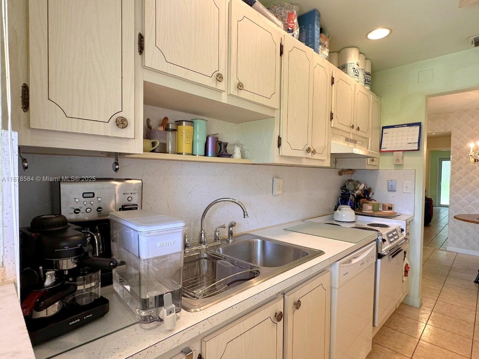 HIGH POINT CONDO SEC 4 - Residential