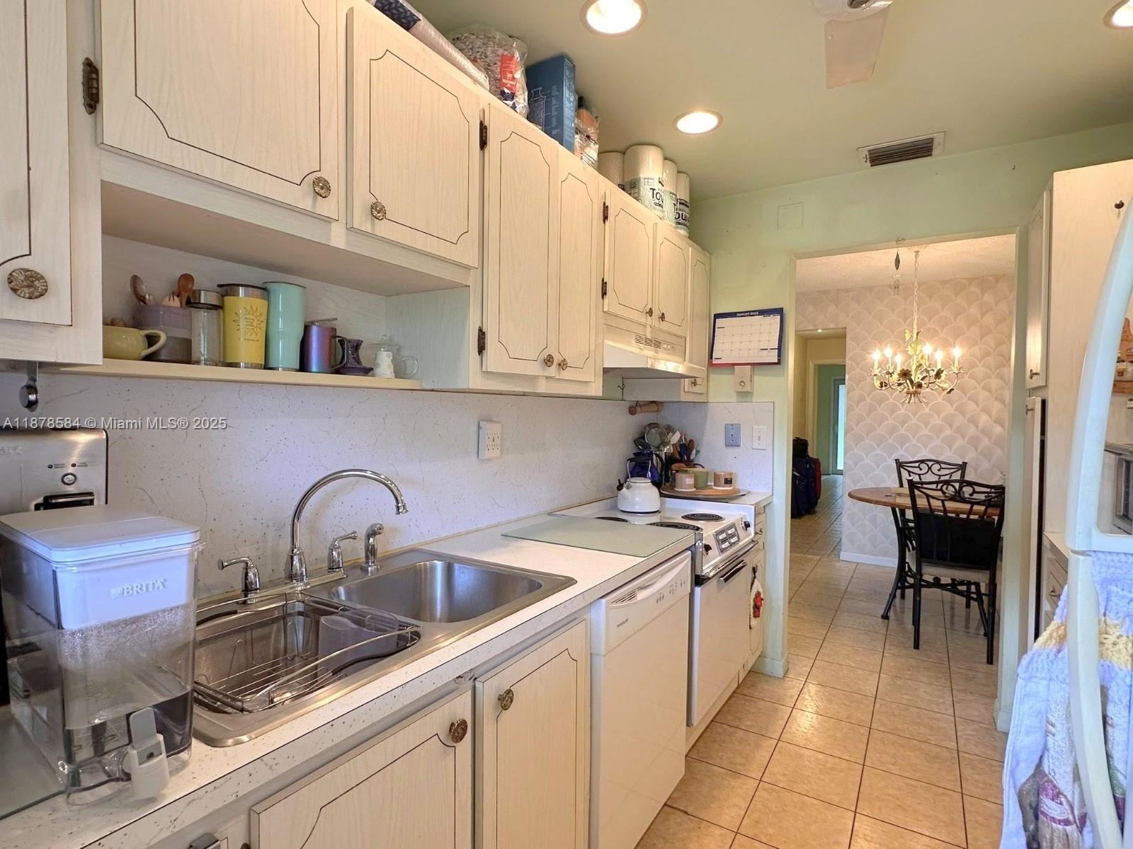HIGH POINT CONDO SEC 4 - Residential