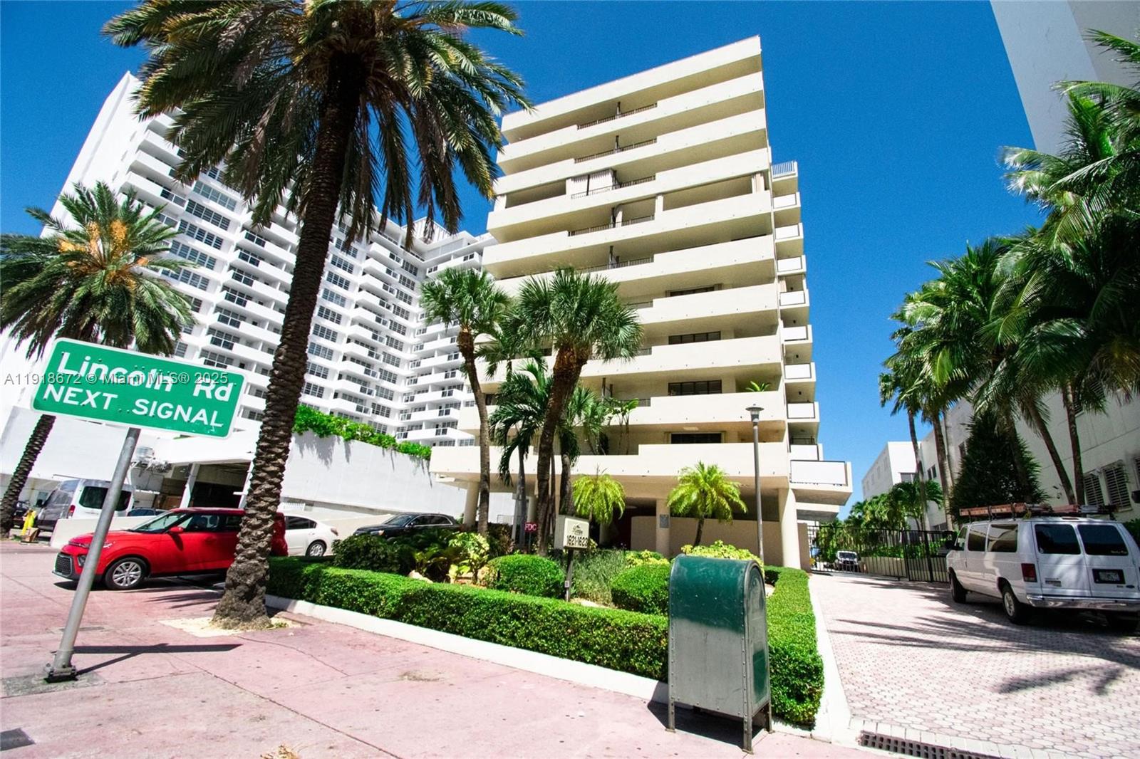 View photos, virtual tours, details... 1621 Collins Ave 706