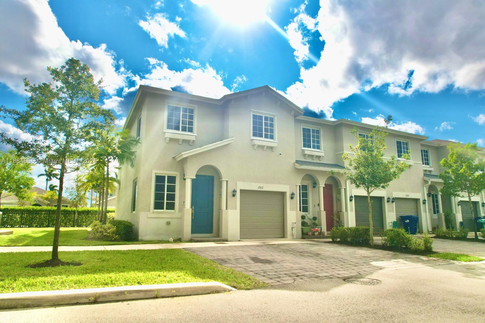 WALDEN PLACE - Residential