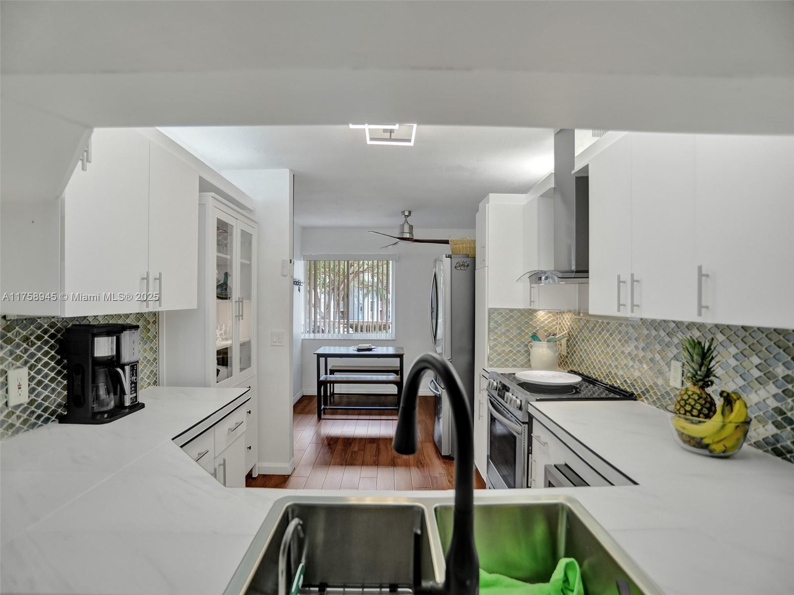 Property for Sale at 10111 Nw 24th Pl 202, Sunrise, Miami-Dade County, Florida - Bedrooms: 2 
Bathrooms: 2  - $235,000
