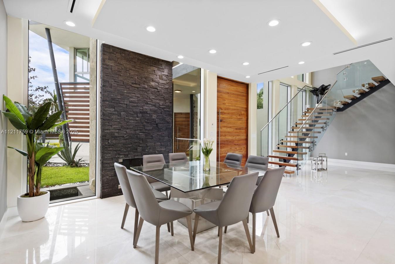 EVERGLADES SUGAR & LAND C - Residential Lease