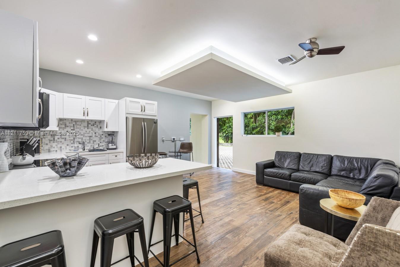 EVERGLADES SUGAR & LAND C - Residential Lease