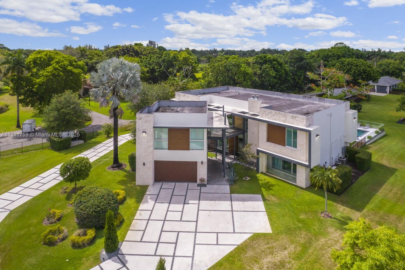 EVERGLADES SUGAR & LAND C - Residential Lease