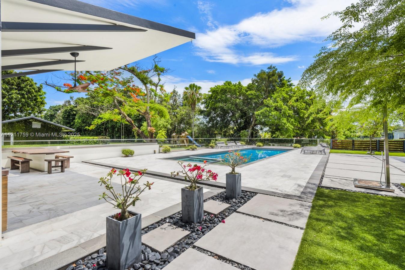 EVERGLADES SUGAR & LAND C - Residential Lease