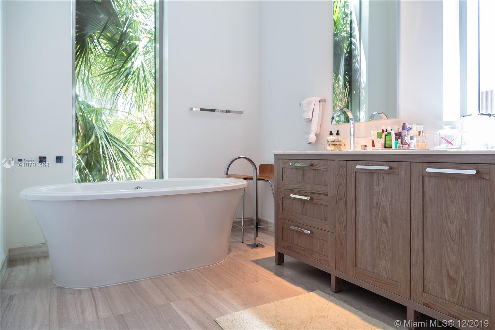 OCEANA KEY BISCAYNE CONDO - Residential