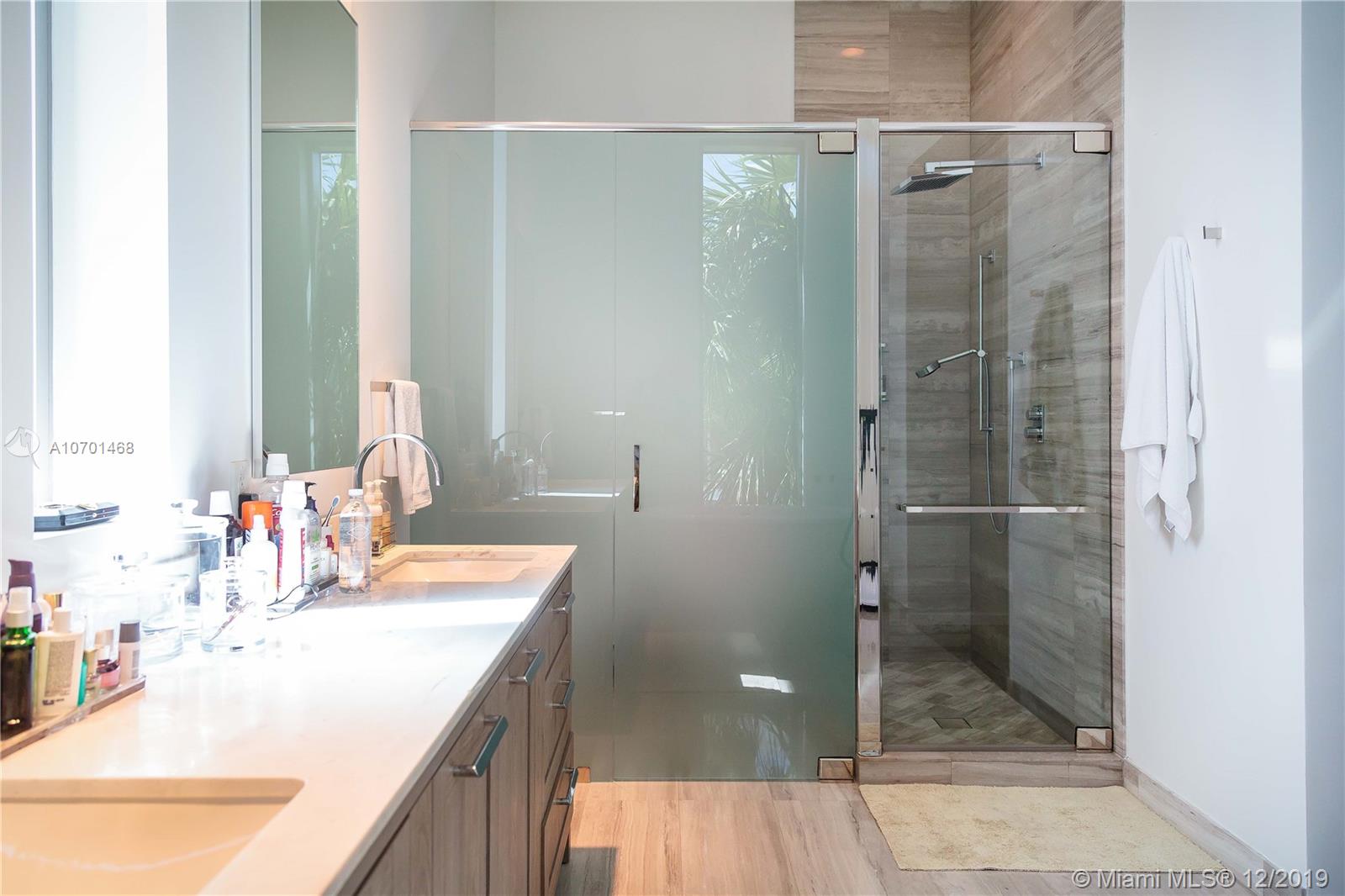 OCEANA KEY BISCAYNE CONDO - Residential