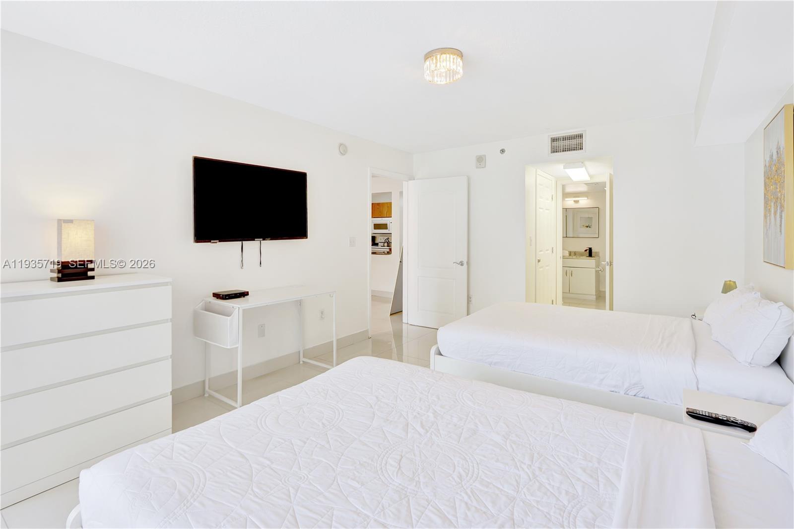 THE CLUB AT BRICKELL BAY - Residential