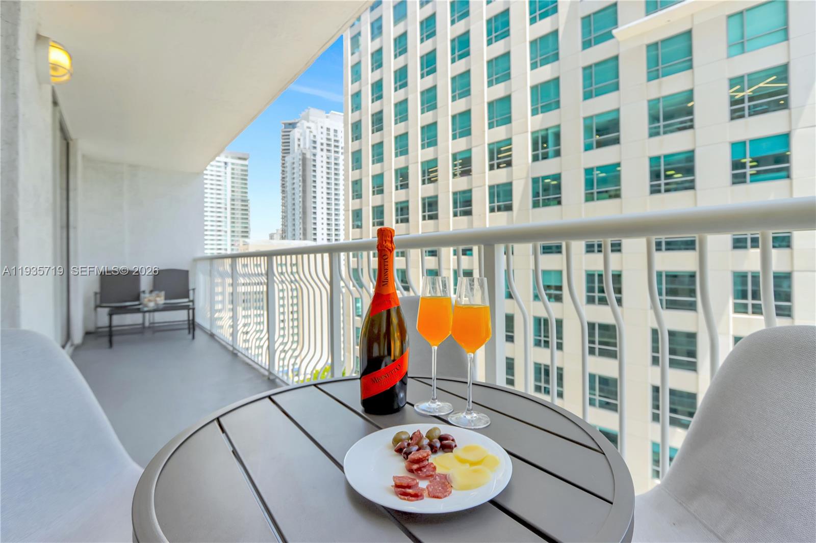 1200 Brickell Bay Dr 2504