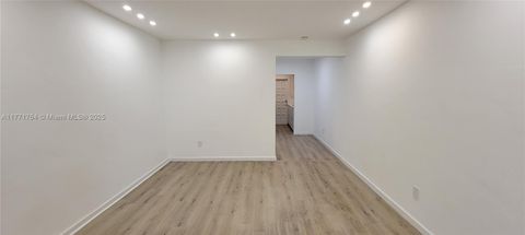 6930 Byron Ave 106 Miami Beach FL 33141