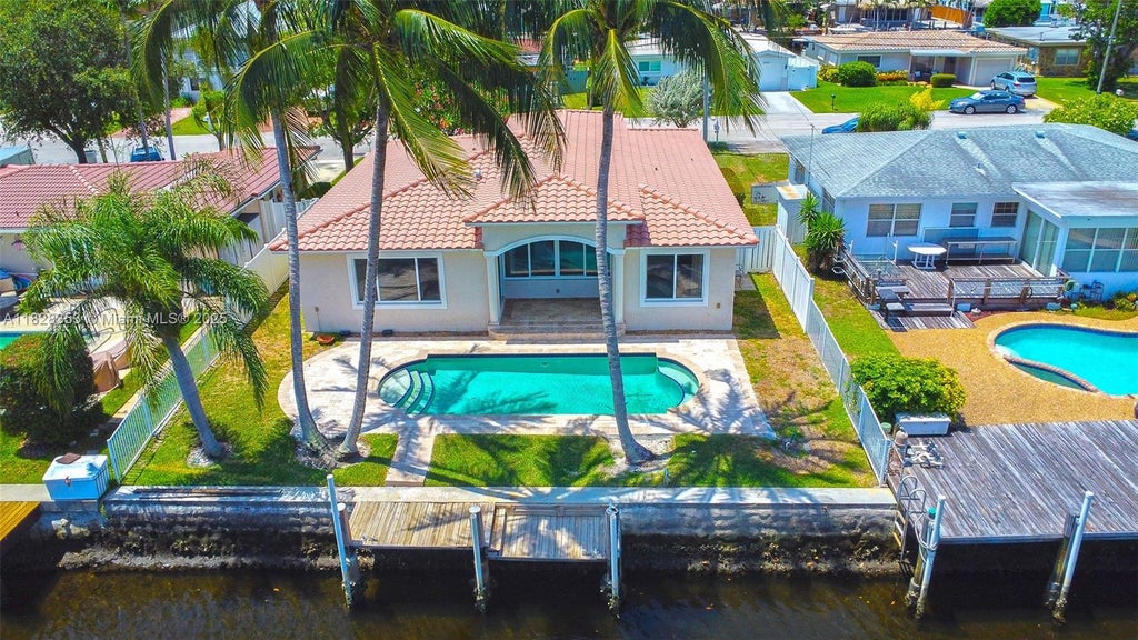Photo of 2273 SE 14th St #., Pompano Beach, FL 33062 (MLS # A11828353)