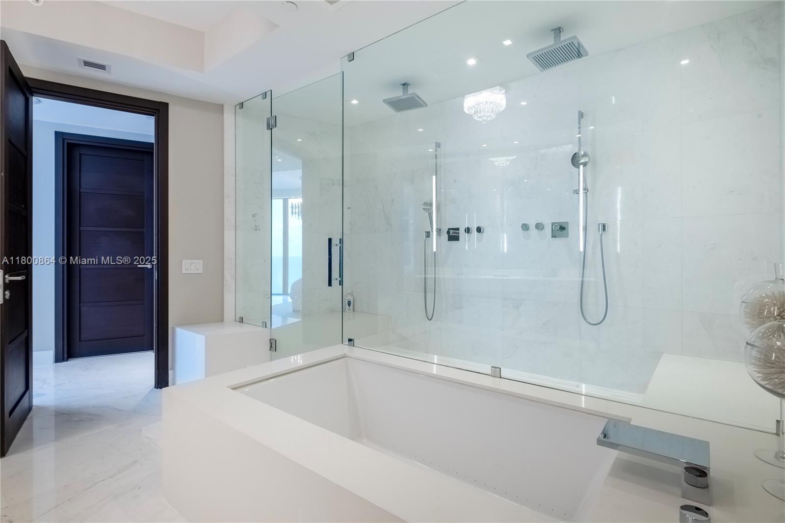 18555 COLLINS AVENUE COND - Residential