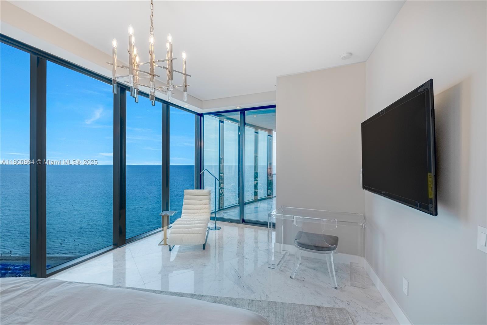 18555 COLLINS AVENUE COND - Residential