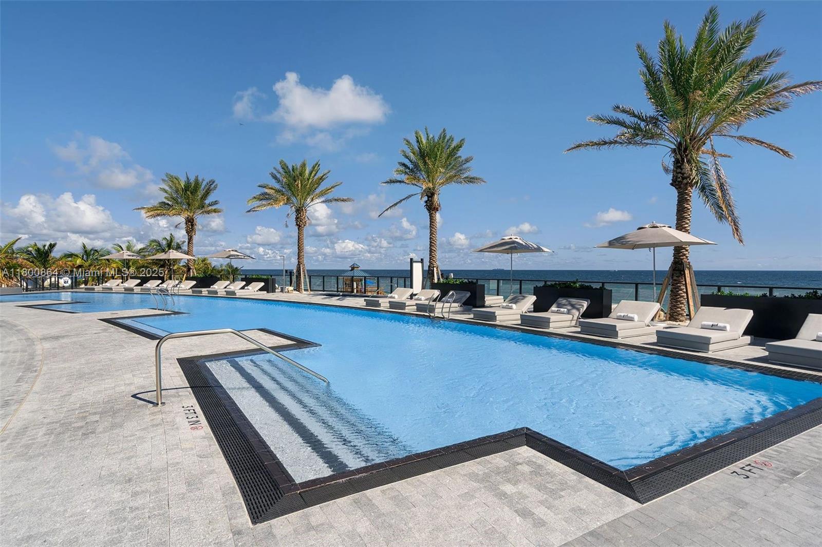 18555 COLLINS AVENUE COND - Residential