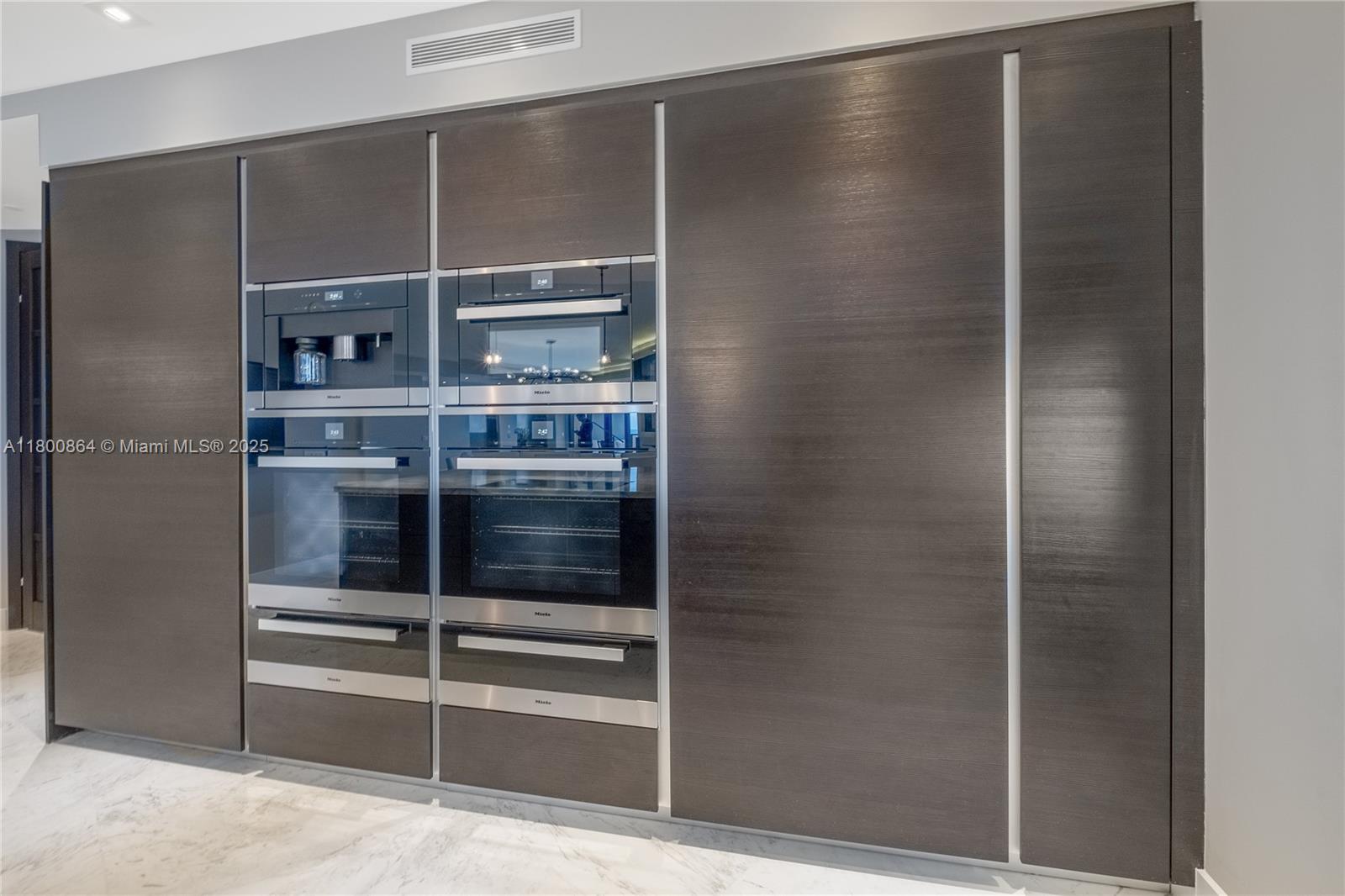 18555 COLLINS AVENUE COND - Residential