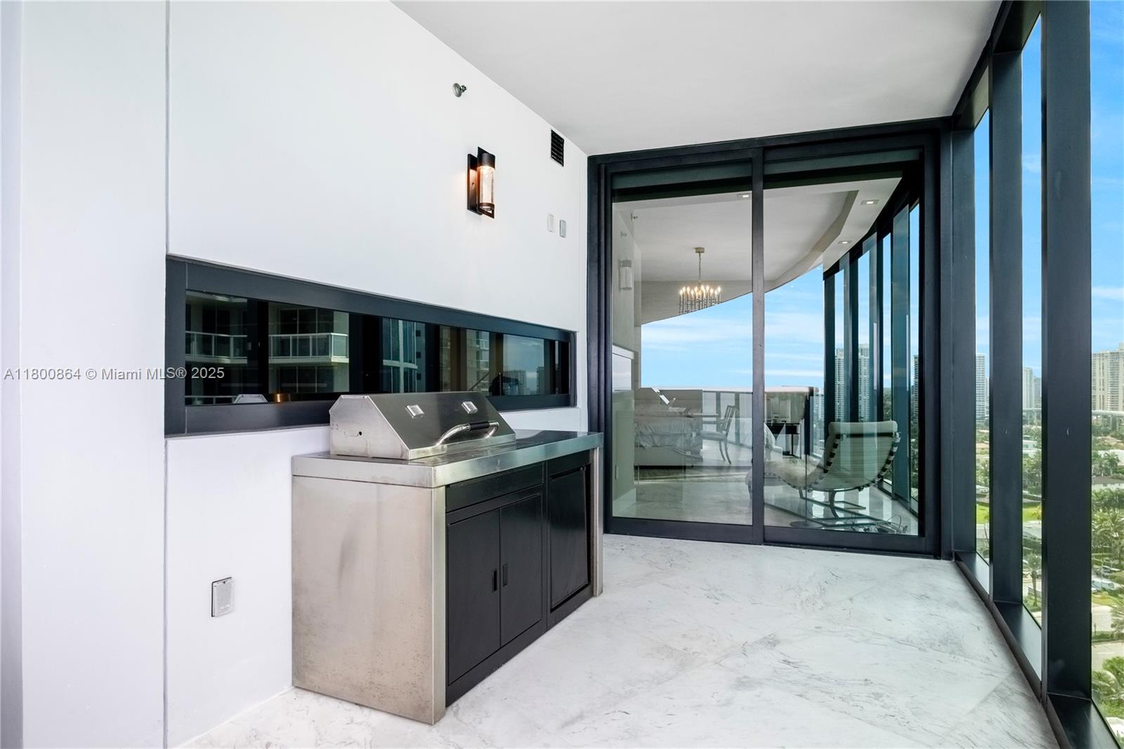 18555 COLLINS AVENUE COND - Residential