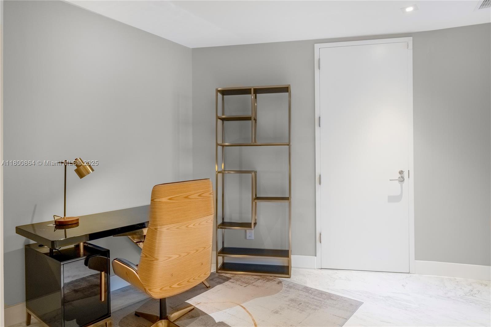 18555 COLLINS AVENUE COND - Residential