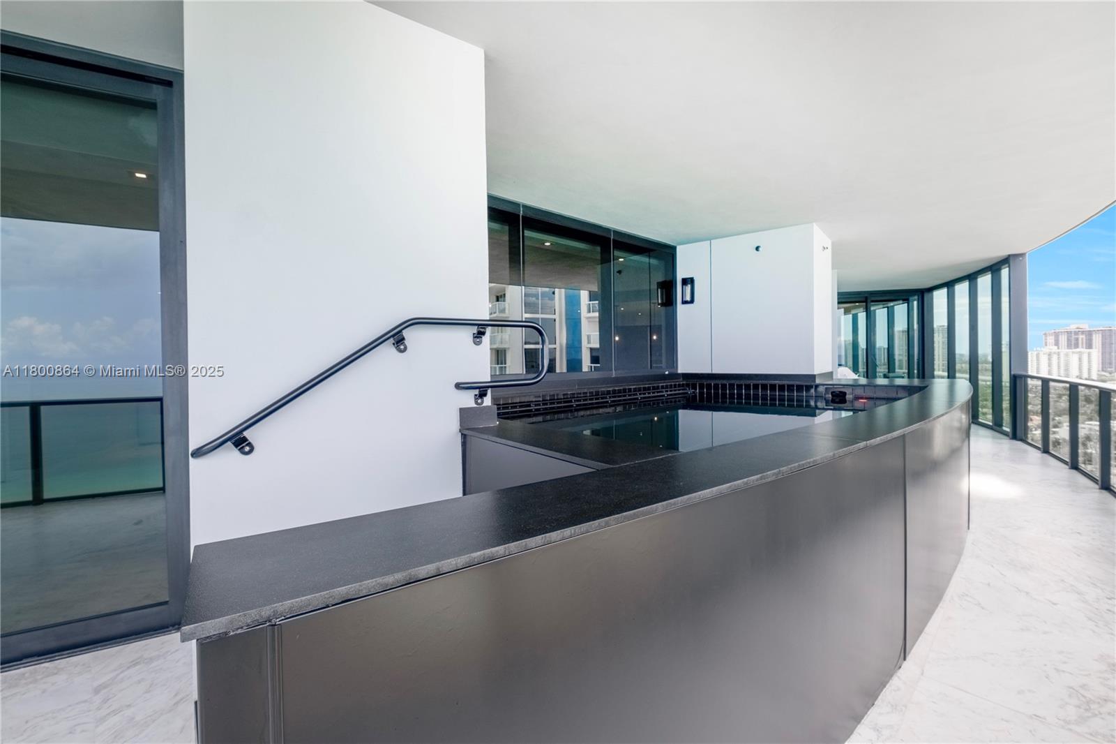 18555 COLLINS AVENUE COND - Residential