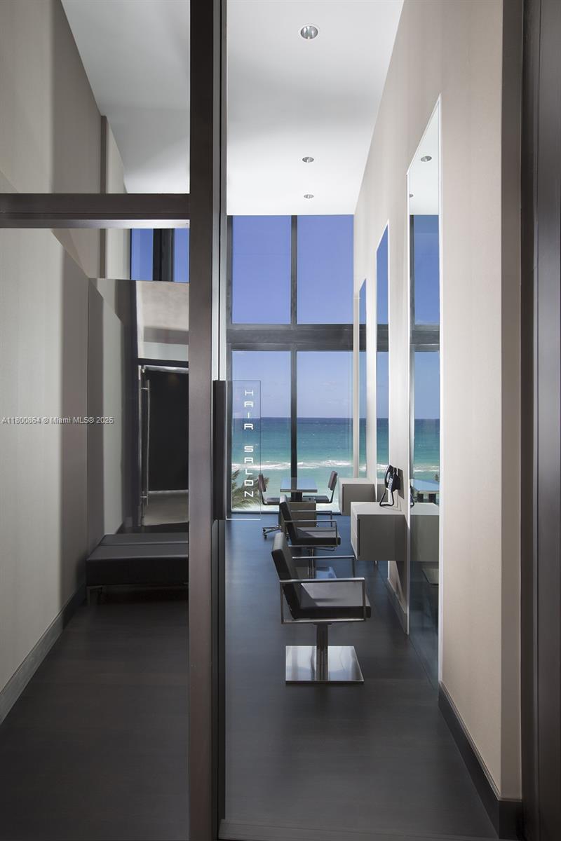 18555 COLLINS AVENUE COND - Residential