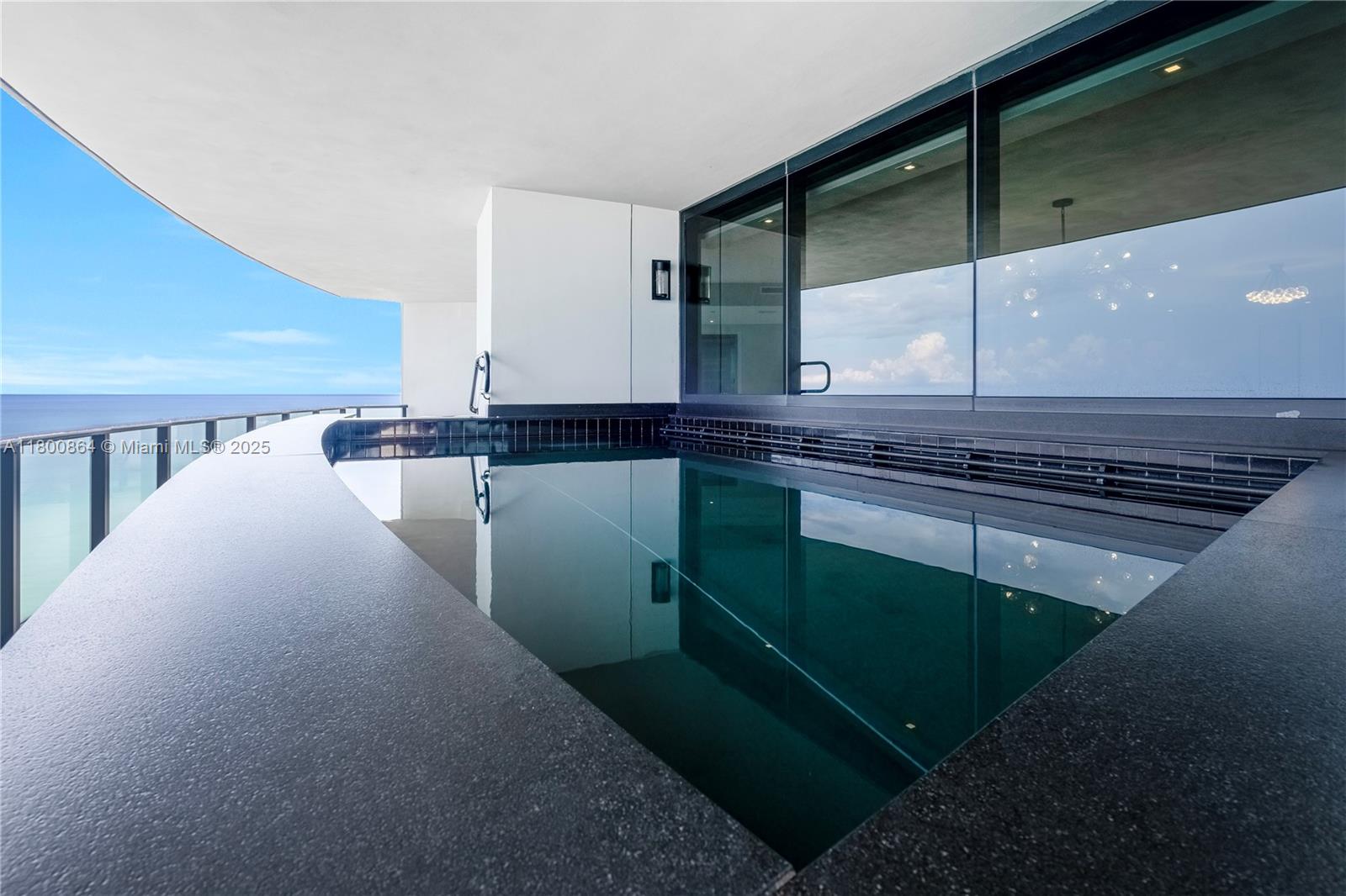 18555 COLLINS AVENUE COND - Residential