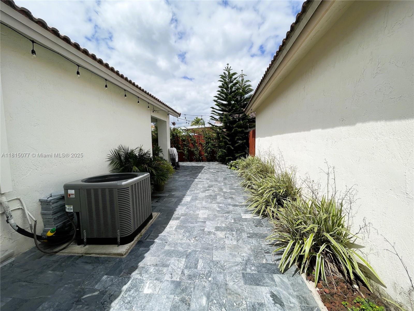 BRIGHTONS MEADOW TRACE - Residential