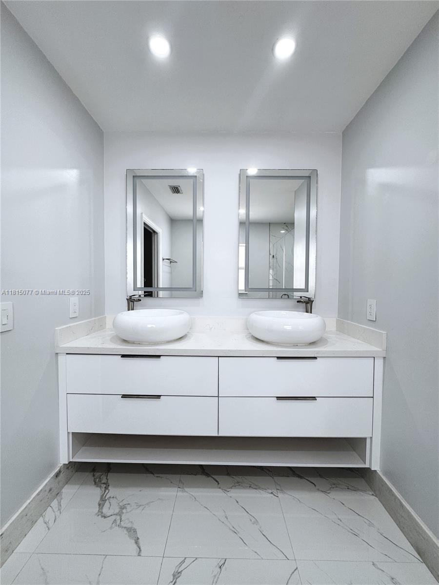 BRIGHTONS MEADOW TRACE - Residential