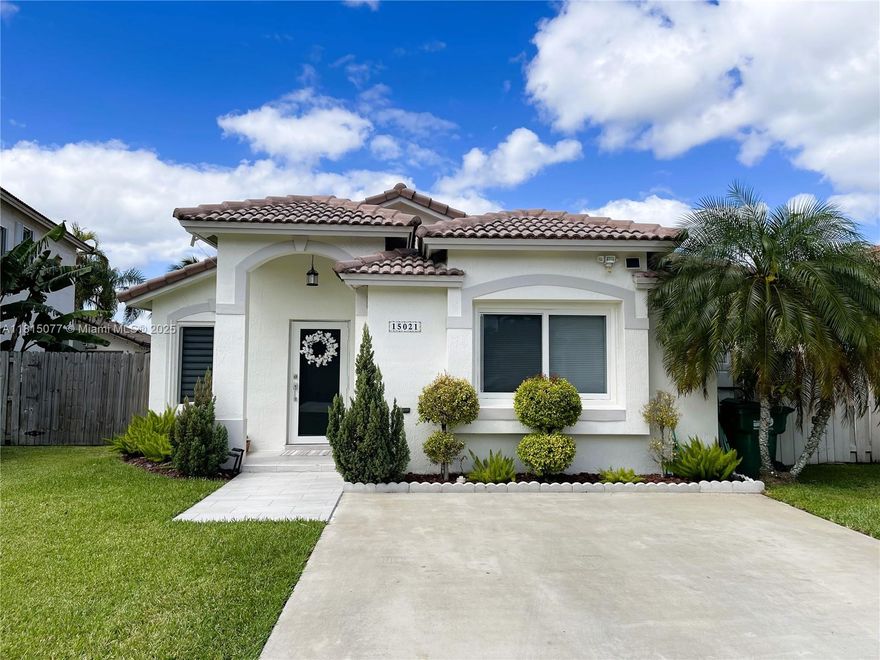 Lovely 3/2 single family home. Property features beautifully remodeled bathrooms and kitchen, bright and well designed layout, 2-cars driveway, in addition to tiled patio area, great for entertainment. Home located in the quiet and gated community of The Meadows. Community features pool and playground area.