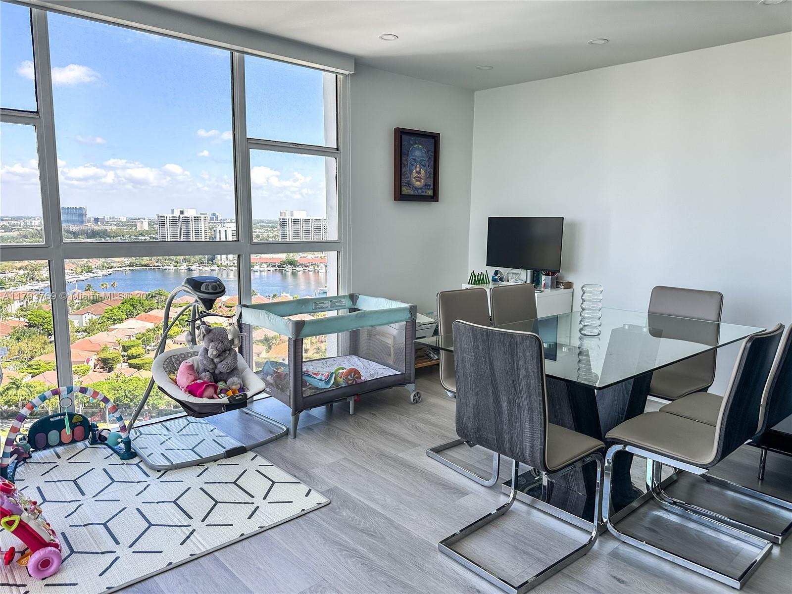 FLAMENCO CONDO TOWER I - Residential