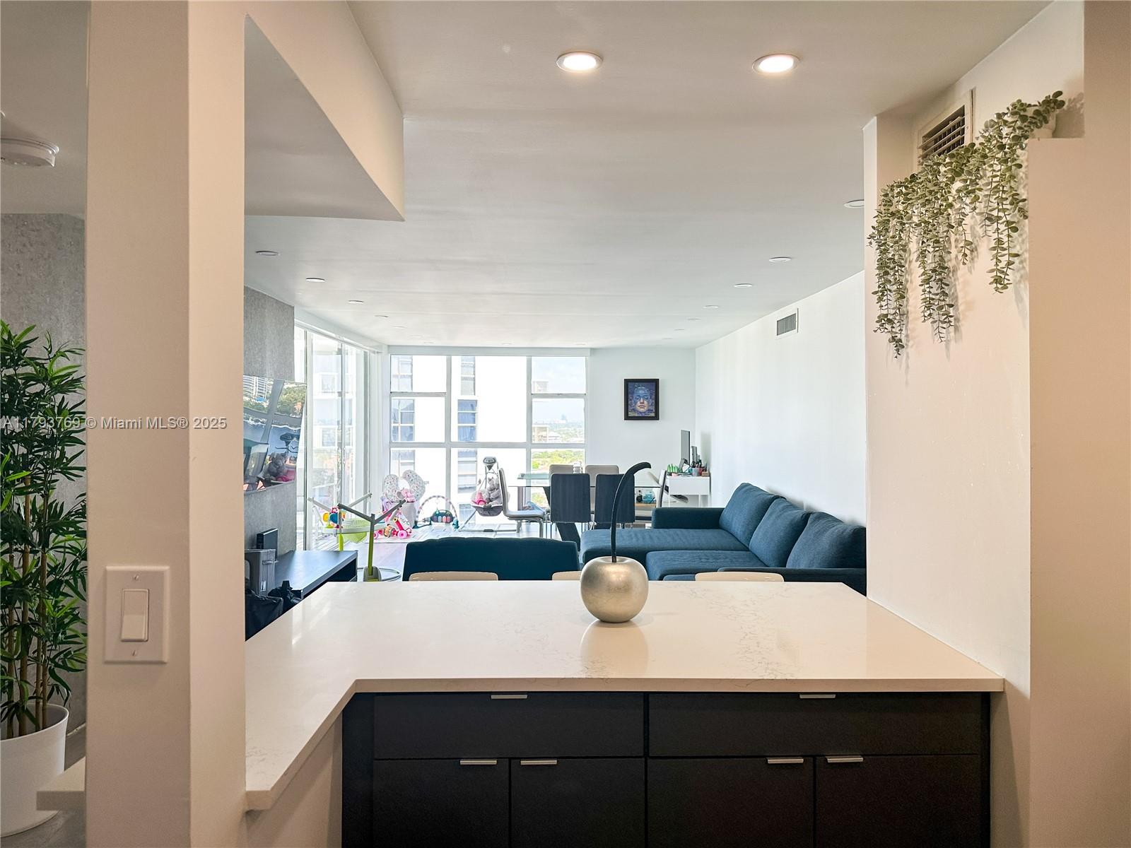 FLAMENCO CONDO TOWER I - Residential