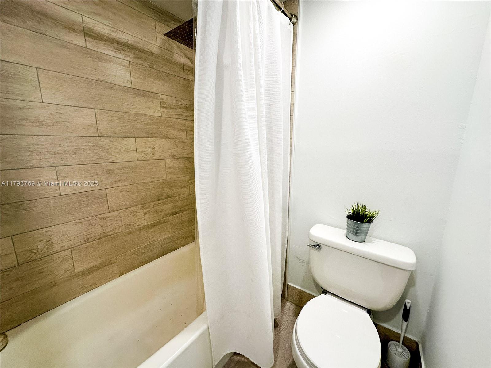 FLAMENCO CONDO TOWER I - Residential