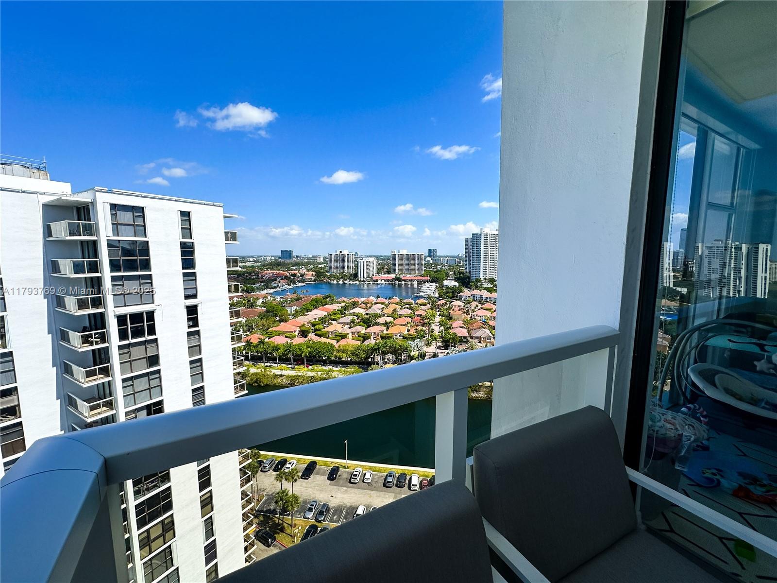 FLAMENCO CONDO TOWER I - Residential