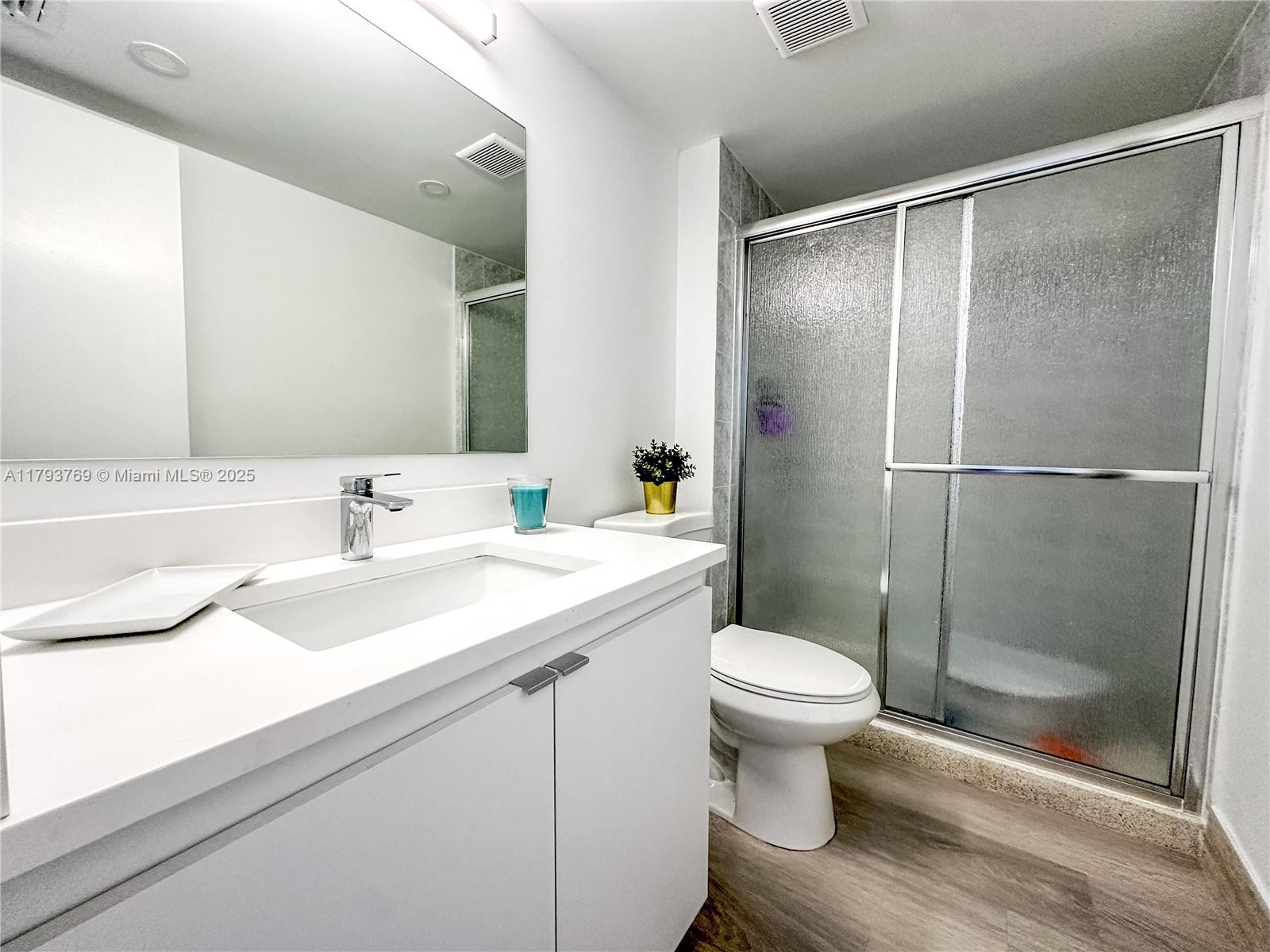 FLAMENCO CONDO TOWER I - Residential