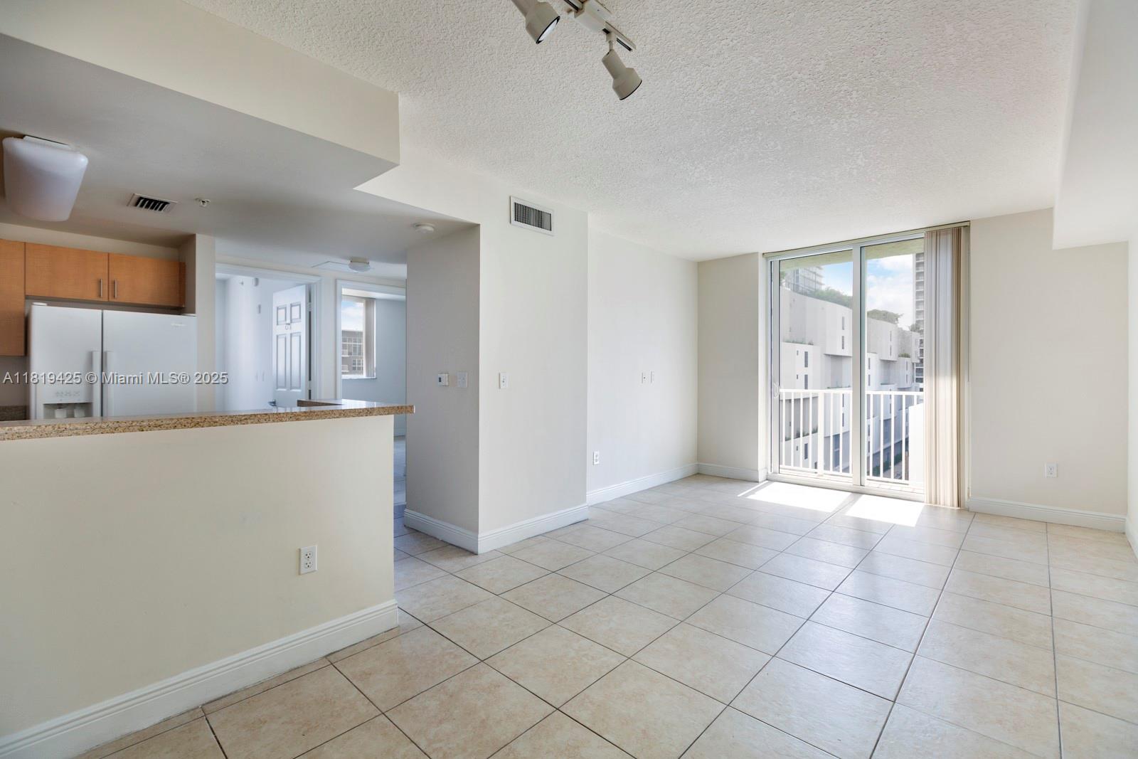 Rental Property at 423 Ne 23rd St 809, Miami, Broward County, Florida - Bedrooms: 2 
Bathrooms: 1  - $2,300 MO.