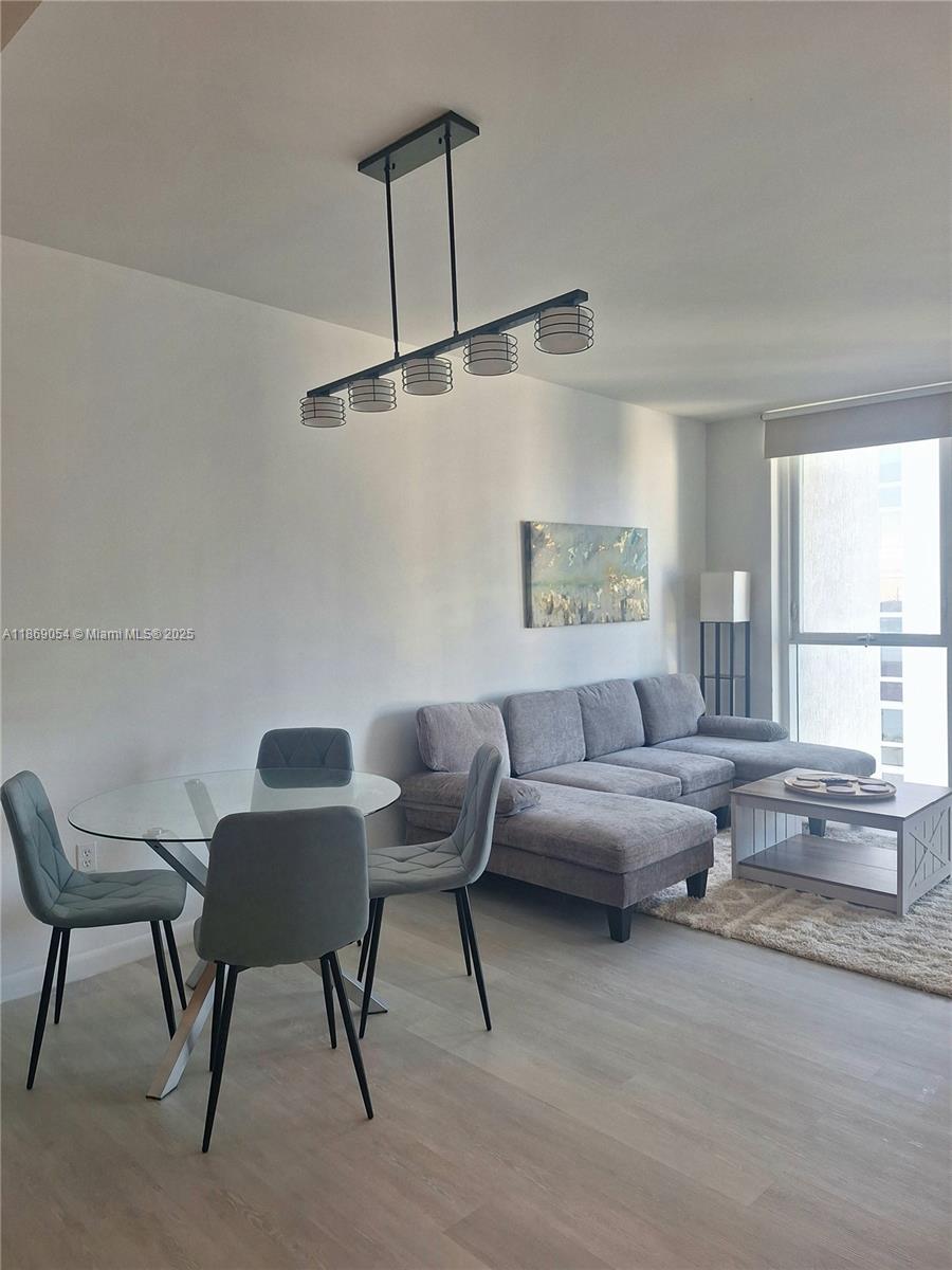 VIZCAYNE SOUTH CONDO - Residential