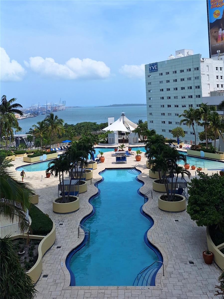 VIZCAYNE SOUTH CONDO - Residential